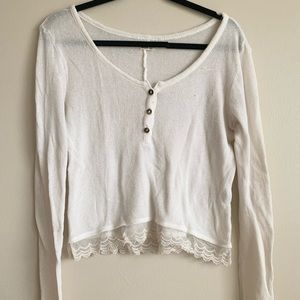 Knitted long sleeve top.